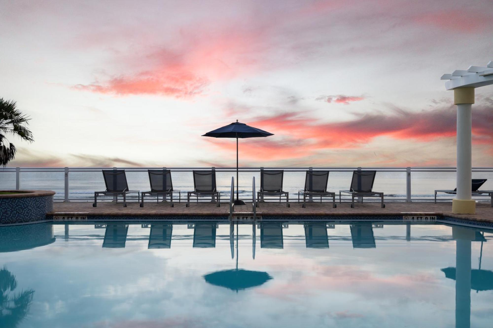 Hilton Garden Daytona Oceanfront Hotel 3*